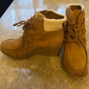 Women’s wedge booties